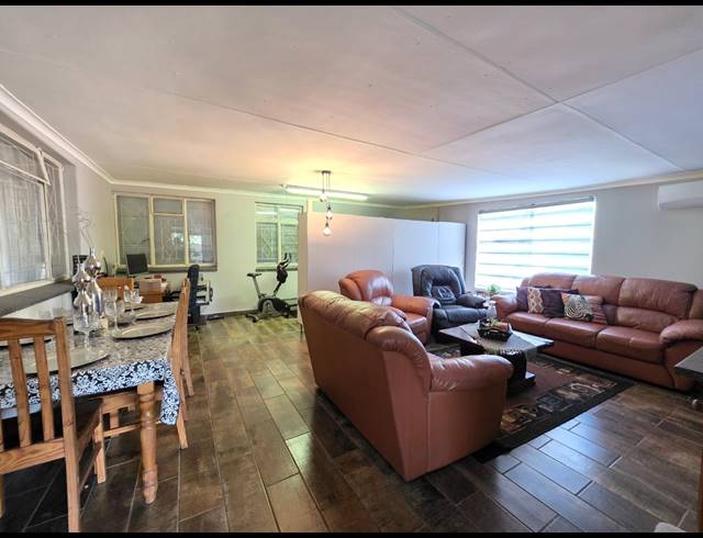 3 BEDROOM HOUSE TO LET IN KOOKRUS